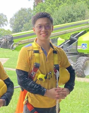 提供頂燈服務的專家許哲鳴