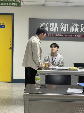 陳致榮 - 解答同學問題!