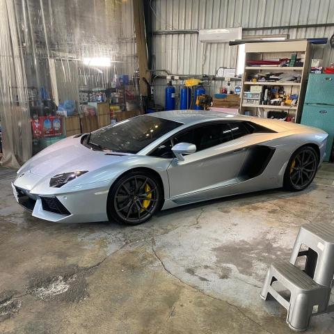 提供汽車美容服務的專家菲爾