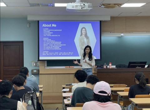 張菀倩 - 台大職涯課程講師