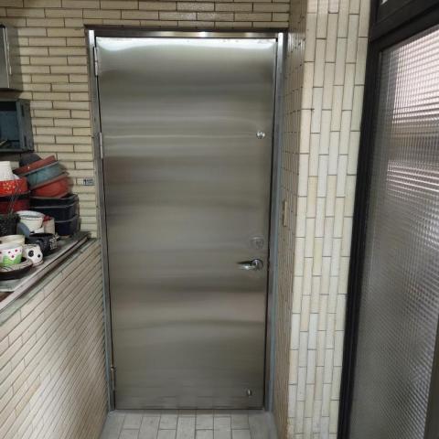 黃鋐源 - 不鏽鋼門