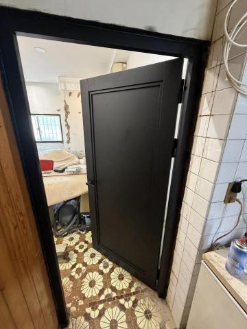 開鑫金屬工程 - 不銹鋼烤漆訂製門片門框更換（施工後）