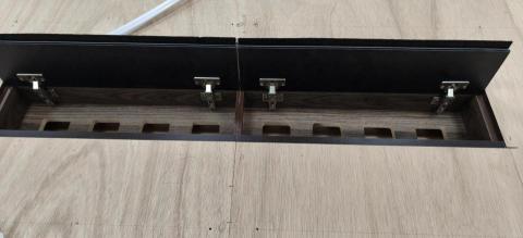 阿平 - 安裝會議插座前