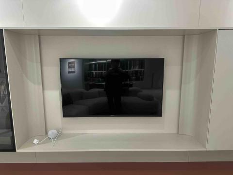 Zhe Huang - 電視壁架安裝