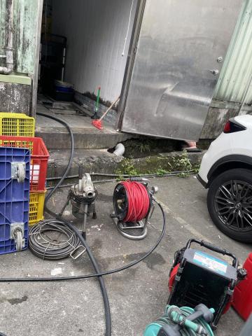 通共環保衛生工程行 - 餐飲店結油槽堵塞
水刀施工+內視鏡