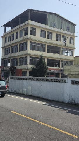 林先生 - 洽談中的辦公大樓，全部門窗更新