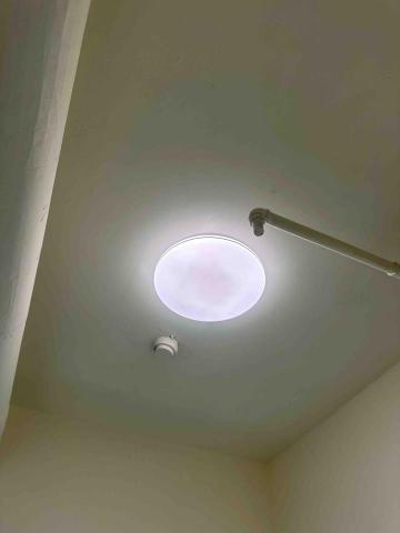 Zhe Huang - 安裝燈具