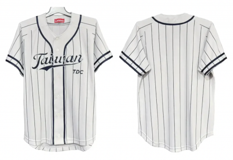 華仁服飾有限公司 - 89002 - 排汗棒球外套｜Taiwan貼布繡｜直條紋印刷｜袖口滾條配色｜前短後長圓弧下擺