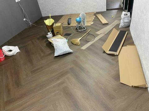 郭匠傢飾 - 塑膠地板人字拼