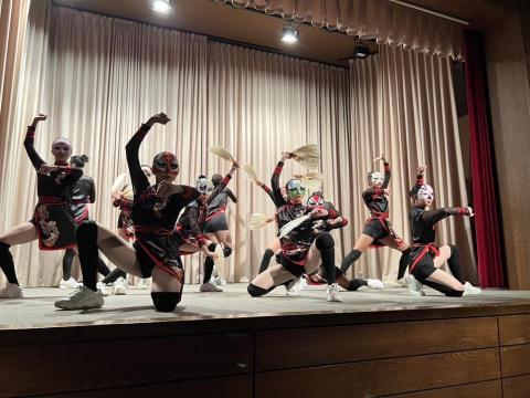 李怡諍 - 高中到德國進行交換學生 擔任舞者