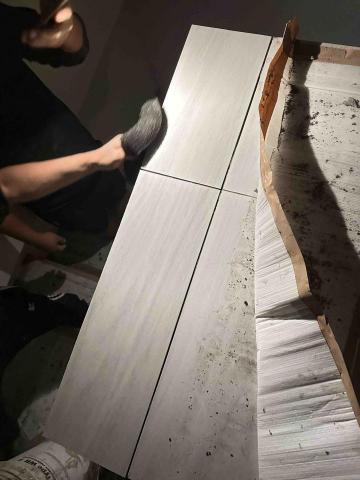 名揚磁磚師傅 - 室內地板磚60*60打除與修繕