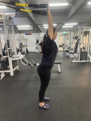 張潤嘉 - TRX肩關節活動伸展