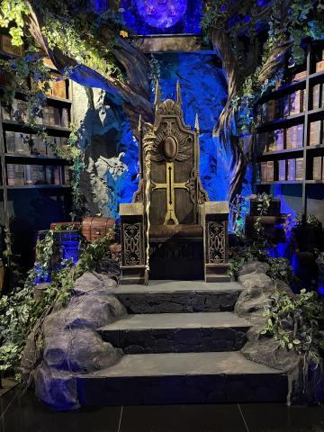 惟聖藝術與設計製作專門 - 十鼓文創園區場景道具及王座製作參與