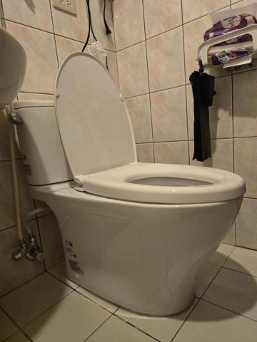 佳銓水電空調工程行 - TOTO分離式馬桶安裝