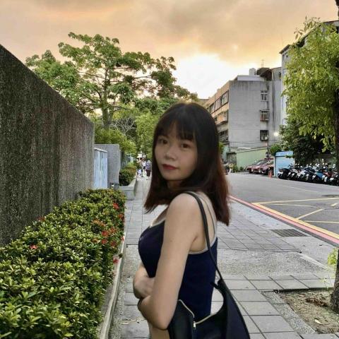 提供2330 dcard服務的專家鈴木同學