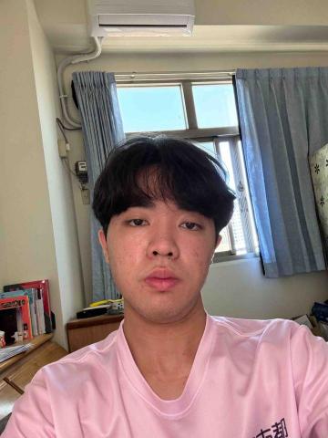 提供線上家教服務的專家曾世朋