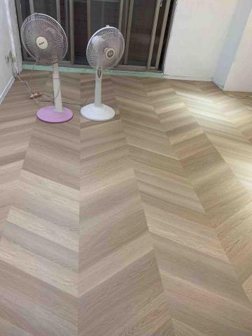 睿祈有限公司 - 人字地板