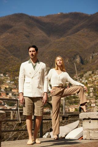 Dio - 本案例為於意大利科莫湖(Como)完成之品牌形象拍攝。

透過當地歐洲攝影團隊與模特兒資源，
結合地中海海岸、歷史建築與自然街景場地，
完成多套服裝之戶外實景拍攝。

本次拍攝由台灣端進行風格方向規劃，
並透過樣衣寄送至歐洲當地團隊進行拍攝執行，
無需品牌全員出國，即可完成歐洲實地形象拍攝。