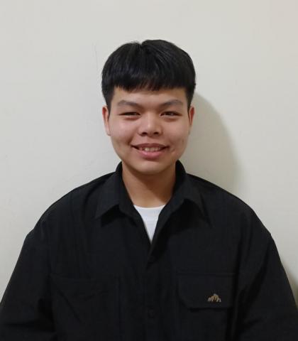 提供電子琴架服務的專家蔡育展