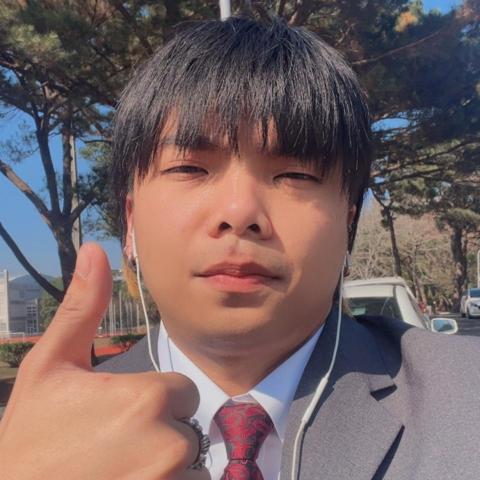 提供美甲課程新竹服務的專家張育綸