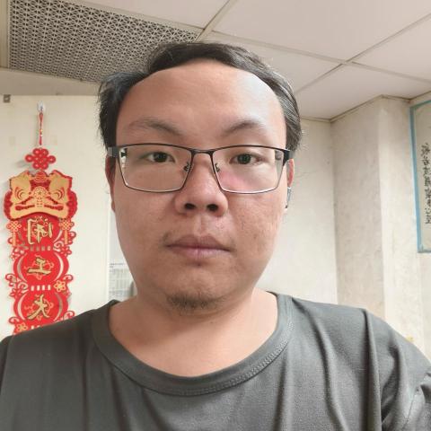 提供衝浪板貨運服務的專家施詔仁