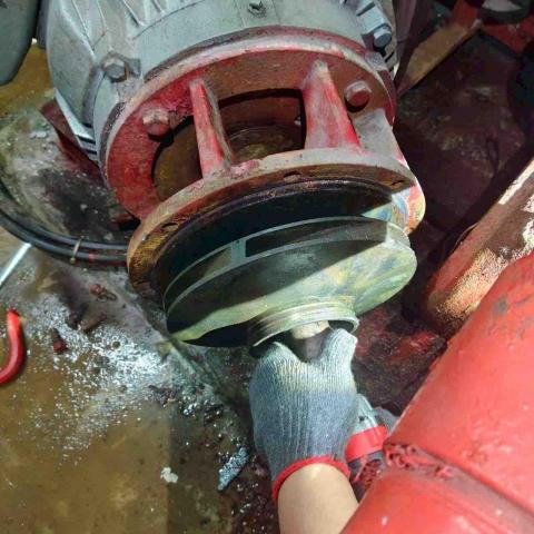 國慶企業社 - 消防機房100HP馬達軸封漏水維修