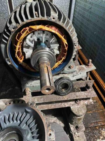 國慶企業社 - 某知名百貨空調機房50HP馬達維修保養