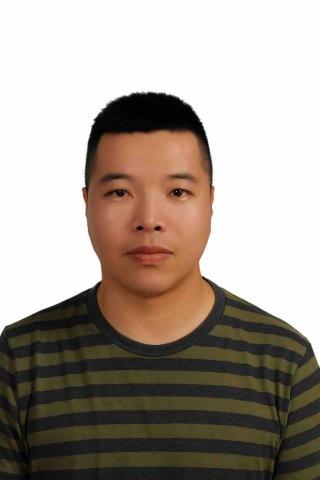 提供包車旅遊高雄服務的專家蔡鴻任