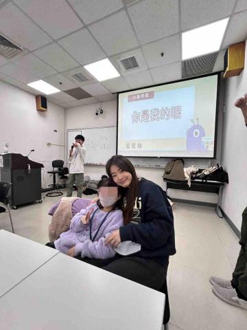 戴苡安 - 擔任營隊志工