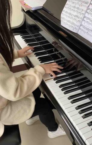 呂依璇 - 平時練琴照