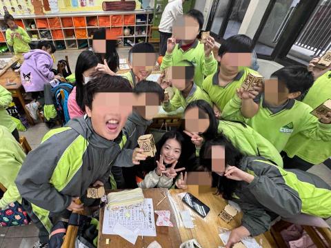 戴苡安 - 在達觀國小擔任營隊助教