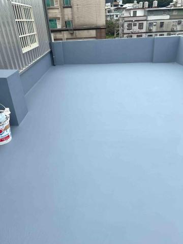 高宇泥作修繕工程 - 頂樓地坪50坪女兒牆20坪全部打到底重新做泄水坡及防水室內20坪貼地磚