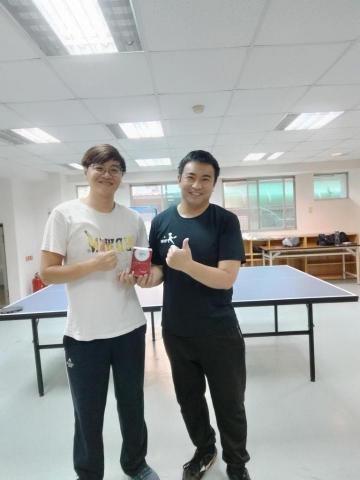 張敬彬 - 許先生是警消人員，工作輪班的原因，為了維持體力培養運動習慣，來學習桌球
