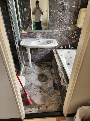 崧泰工程 - 浴室 翻新 改格局 原格局 打除拆除狀況