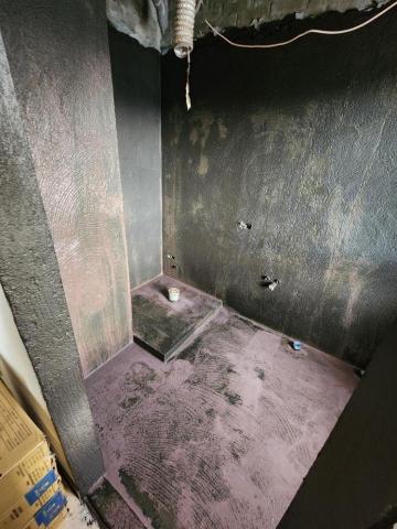 崧泰工程 - 水性防水漆 彈泥 滾輪 兩遍