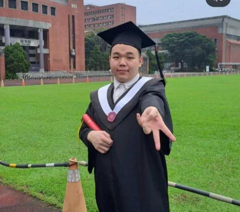 提供學習中文詞彙服務的專家黃老師