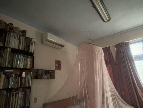 油漆師傅  史先生 - 頂跟牆是兩種顏色