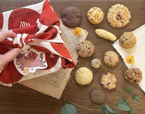 Shizuka draw - 幫階段甜點設計的小馬卡片