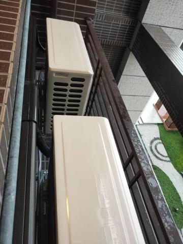 玉山冷氣工程行 - 室外機搭配包覆管槽，美觀不雜亂