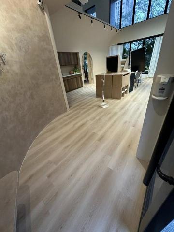 長聖油漆 - 6.5ML卡扣式地板鋪設