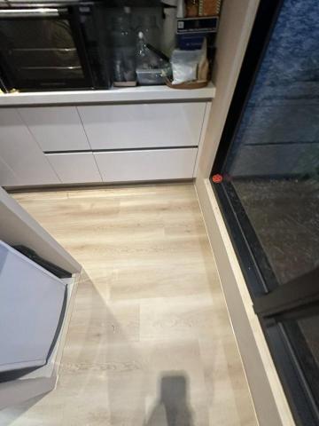 長聖油漆 - 6.5ML卡扣式地板鋪設