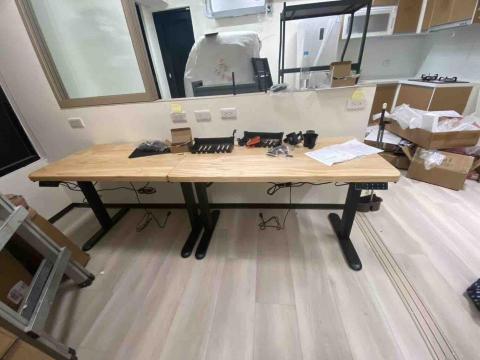 安和淘寶貨組裝 - 電動升降桌