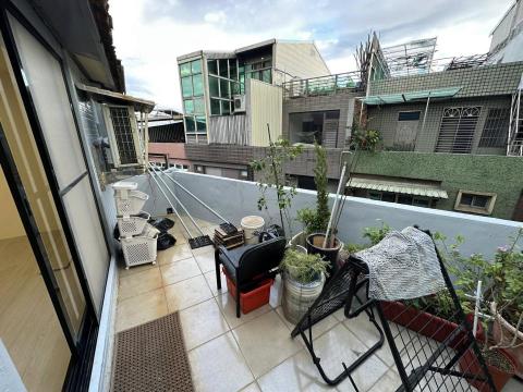 長聖油漆 - 陽台防水漆施作