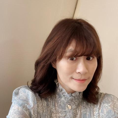 提供ok汐止服務的專家Amber Hung