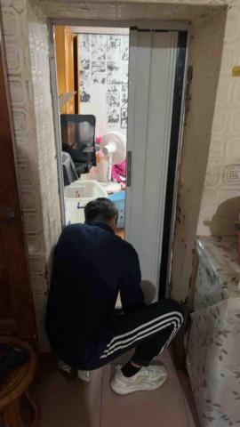 鋐鎧有限公司 - 鋁合金摺疊門安裝