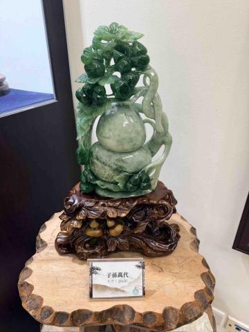 提供板材切割服務的專家聯展寶石