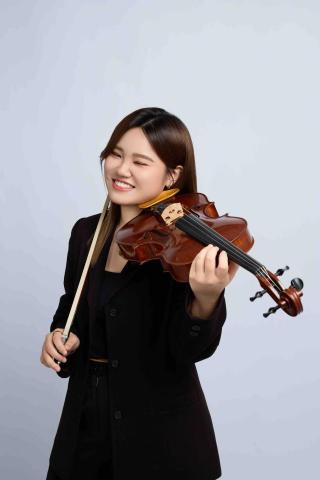 提供舞蹈教室台中服務的專家林雨辰EvaLin