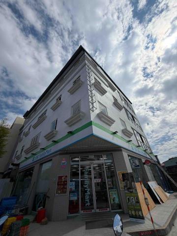 嘉星鷹架工程行 - 翻修後的全家超商