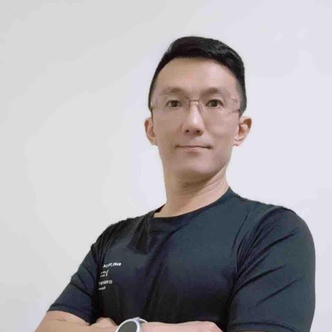 提供減脂肪服務的專家Frank (法藍克）