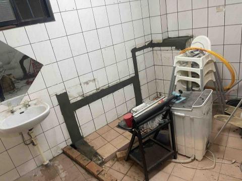 林明翰 - 打除後泥作補平。以便後續作業